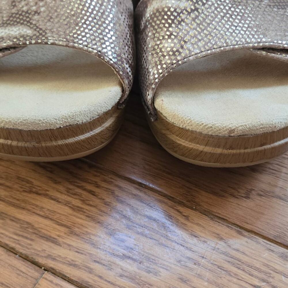 Dansko gold comfort Sandals sz 40 - Picture 5 of 7